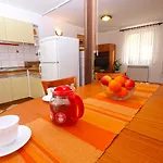 Дом отдыха House 1058 Пула