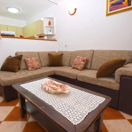 House 1058 *