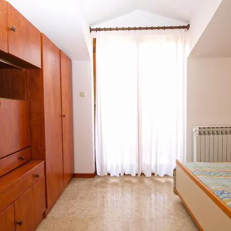 House 1058 Semesterbostad *