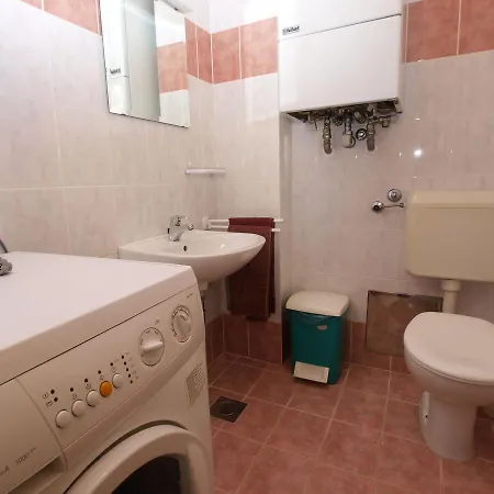 House 1058 بولا