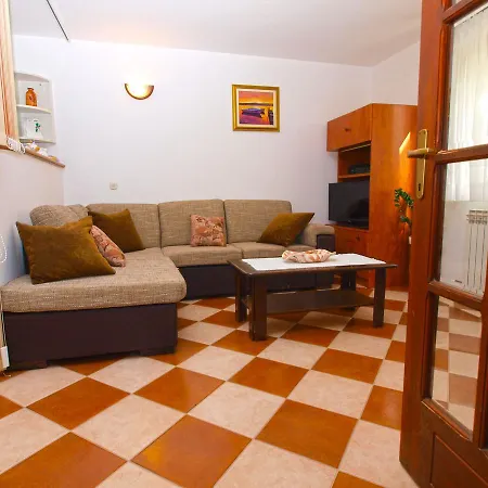 House 1058 * بولا